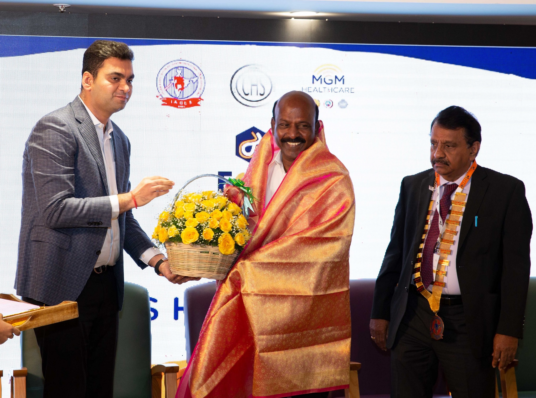 IAGES IN ASSOCIATION WITH MGM HEALTHCARE  