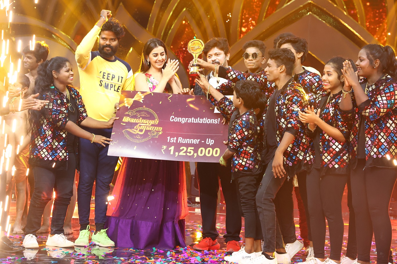 Drona Academy lift the prestigious trophy of Vellum Thiramai
