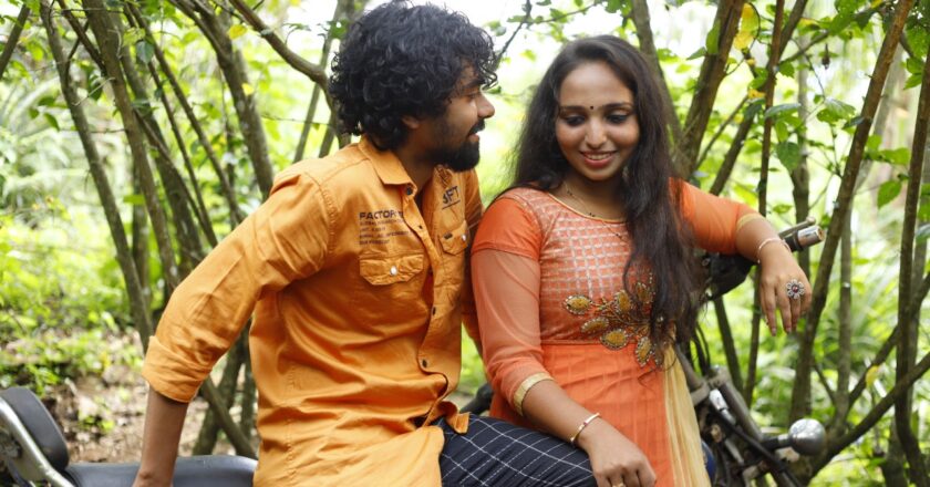 காதலை சொல்ல தடுமாறும் ஹீரோவின் கதை ” 1982 அன்பரசின் காதல்” புதிய இயக்குன ர் அறிமுகம் |