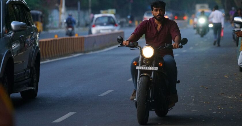 Aval Peyar Rajni First Look Revealed!