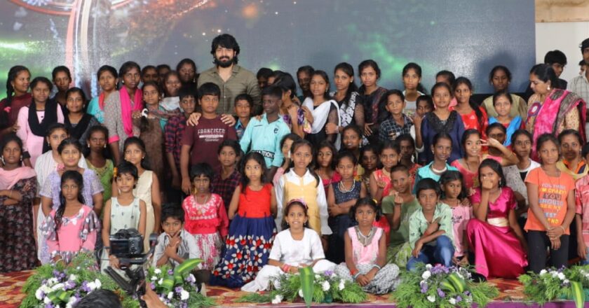 திருச்சியில் கடந்த ஞாயிறன்று பிஎஸ்ஆர் டிரஸ்ட் சார்பாக நடைபெற்ற 1000 குழந்தை க ளுக்கு தீபாவளி பரிசுகள்