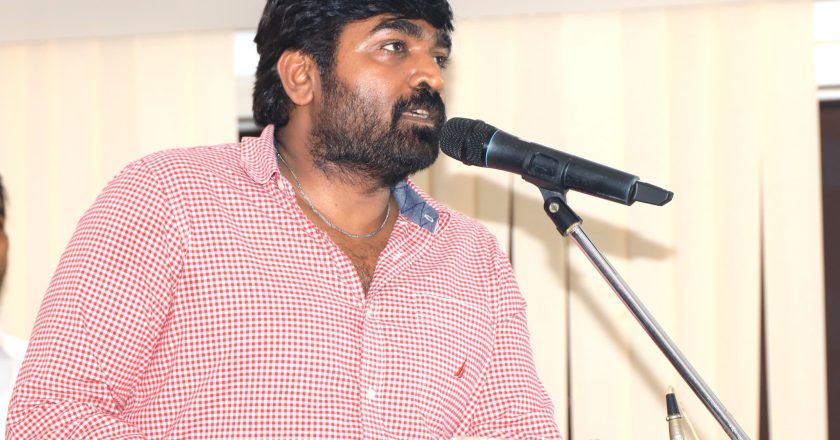 ‘மக்கள் செல்வன்’ விஜய் சேதுபதி வெளியிட்ட சீனு ராமசாமியின் ‘நினைவில் ஒளிரும் ஜிமிக்கி கம்மல்’