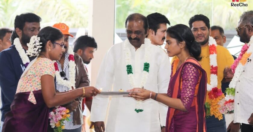 Pottuvil Asmin Recites Tribute Poem Before Vairamuthu at “Miller