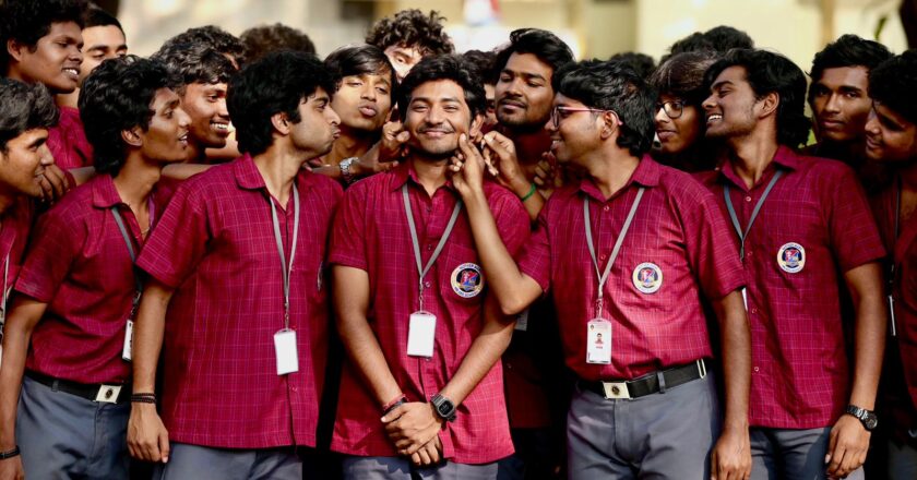 பார்வதா எண்டர்டெயின்மெண்ட் நிறுவனத்தின் தயாரிப்பில்