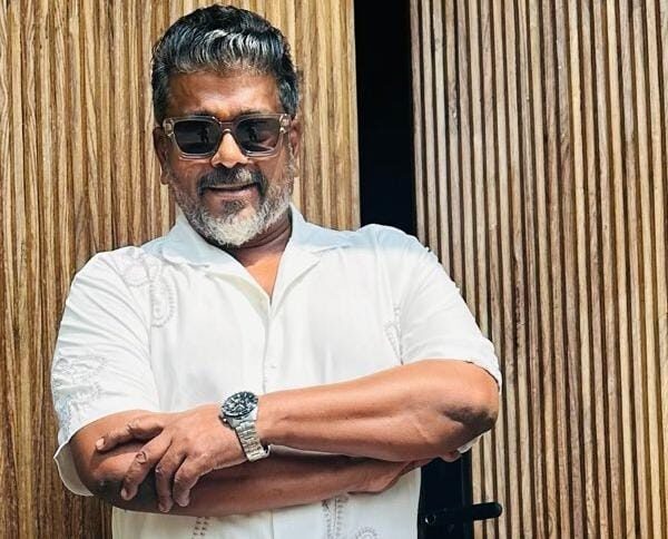 உடுக்கை இழந்தவன் கைபோல ஆங்கே இடுக்கண் களைவது நட்பாம்!