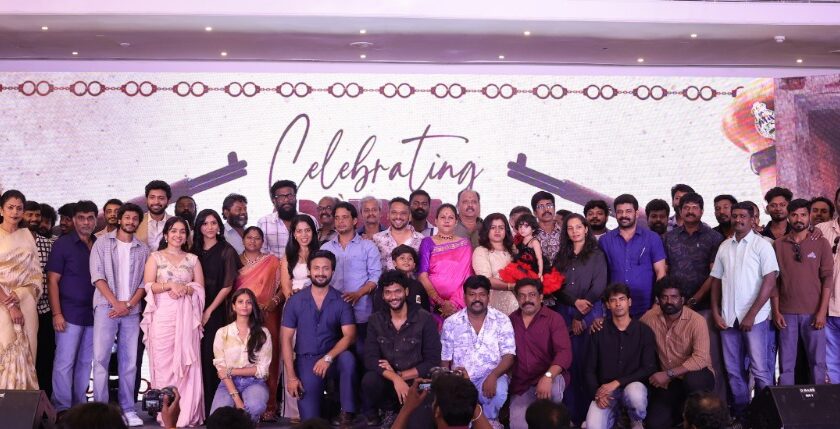 செவன் ஸ்கிரீன் ஸ்டுடியோ சார்பில் எஸ்.எஸ். லலித் குமார் தயாரிப்பில்