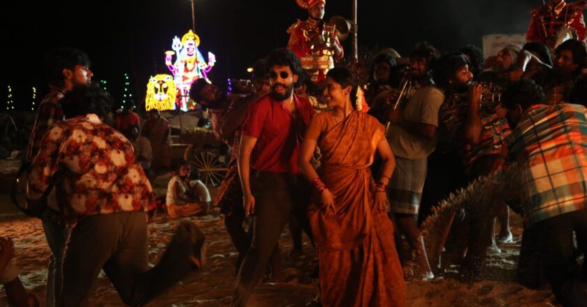 Pappaali Pazhamey second single from Meesaya Murukku 2