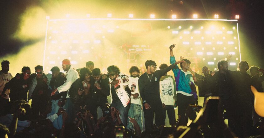 சென்னை ரசிகர்களை உற்சாகப்படுத்த வரும் பாடகர்கள்