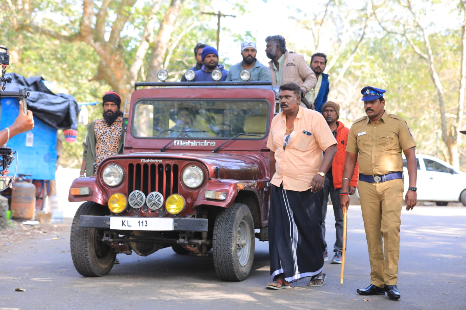 ராஜபாரதி இயக்கி கதாநாயகனாக நடித்துள்ள படம் ” கொம்பா “