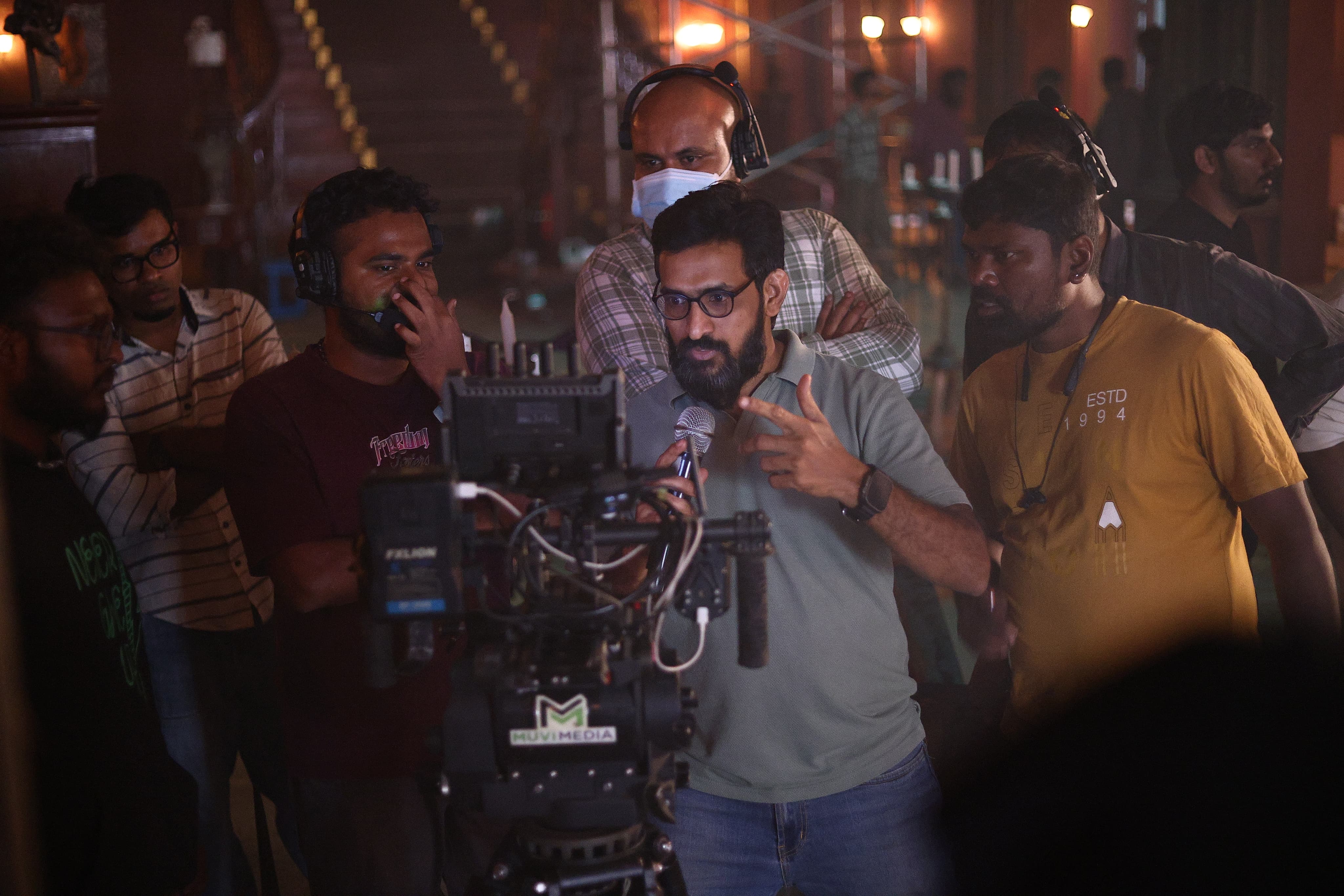 புஷ்பநாதன் புரடக்சன்ஸ் மற்றும் அக்ஷயா பிக்சர்ஸ் LLPஇணைந்து