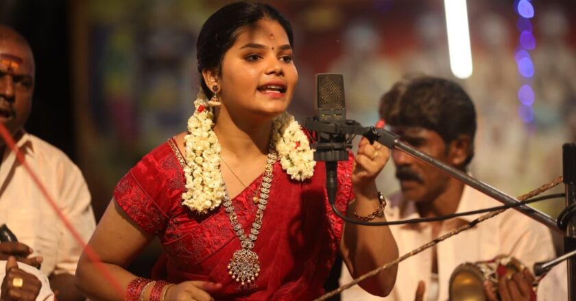 வேட்ட சாமி’ திரைப்படத்தின் மூலம் சினிமாவில் பாடகியாக