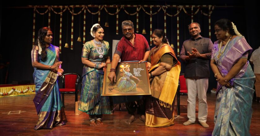இயக்குநர் இராதகிருஷ்ணன் பார்த்திபன் தலைமை விருந்தினராக கலந்து கொண்டு