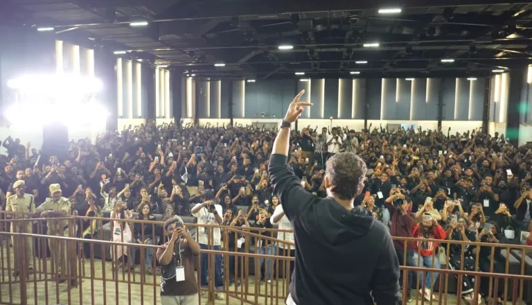 Allu Arjun Devotes Over Six Hours to Celebrate with 1,000 Fans from