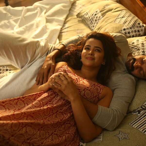 Signal at 11.30′ Promises a Gripping Blend of Romance and Thrills*