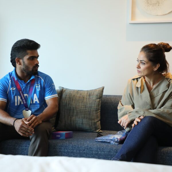 Actress Simran personally met and congratulated Commonwealth Games