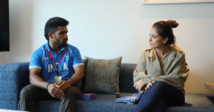 Actress Simran personally met and congratulated Commonwealth Games